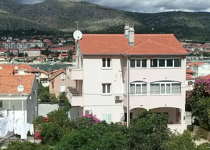 Apartments Belas